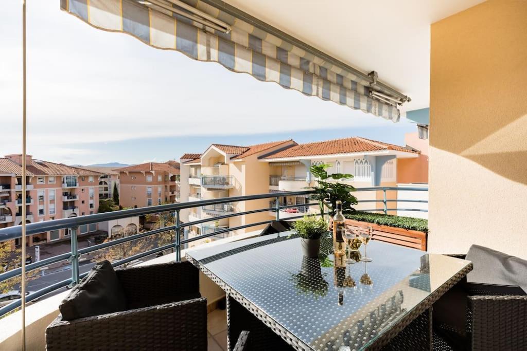 Port-Frejus, Le Paladien, Appartement 2 Pieces Climatise, Terrasse & Parking מראה חיצוני תמונה