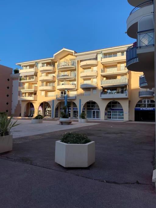 Port-Frejus, Le Paladien, Appartement 2 Pieces Climatise, Terrasse & Parking מראה חיצוני תמונה