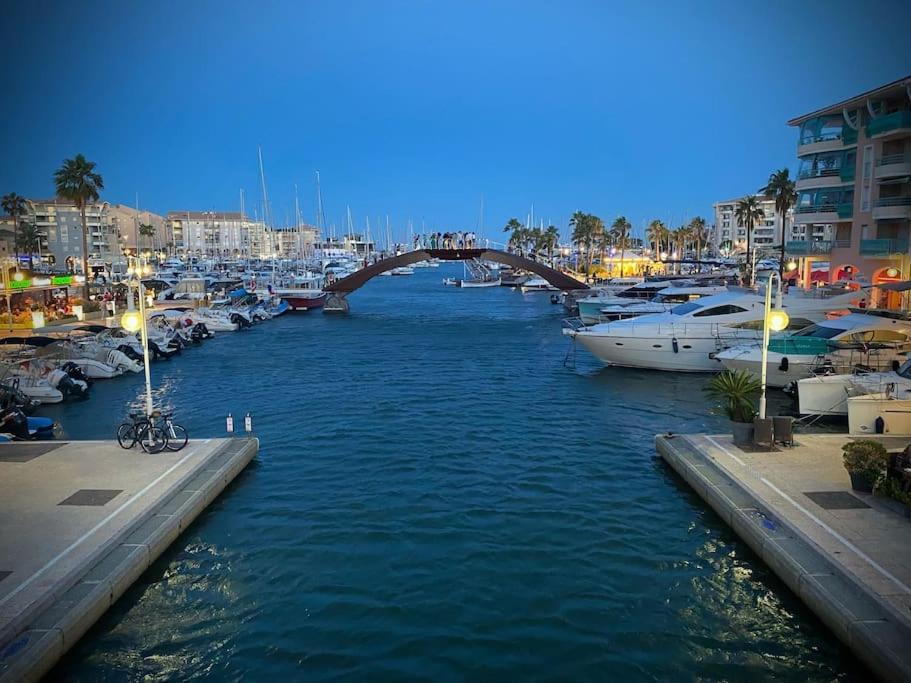 Port-Frejus, Le Paladien, Appartement 2 Pieces Climatise, Terrasse & Parking מראה חיצוני תמונה